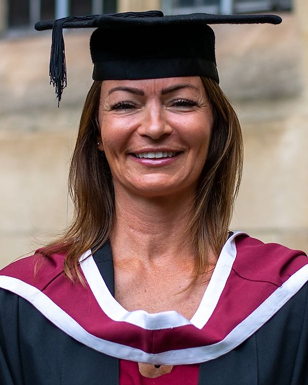 Sans diplôme à 15 ans, elle devient médecin à 41 ans