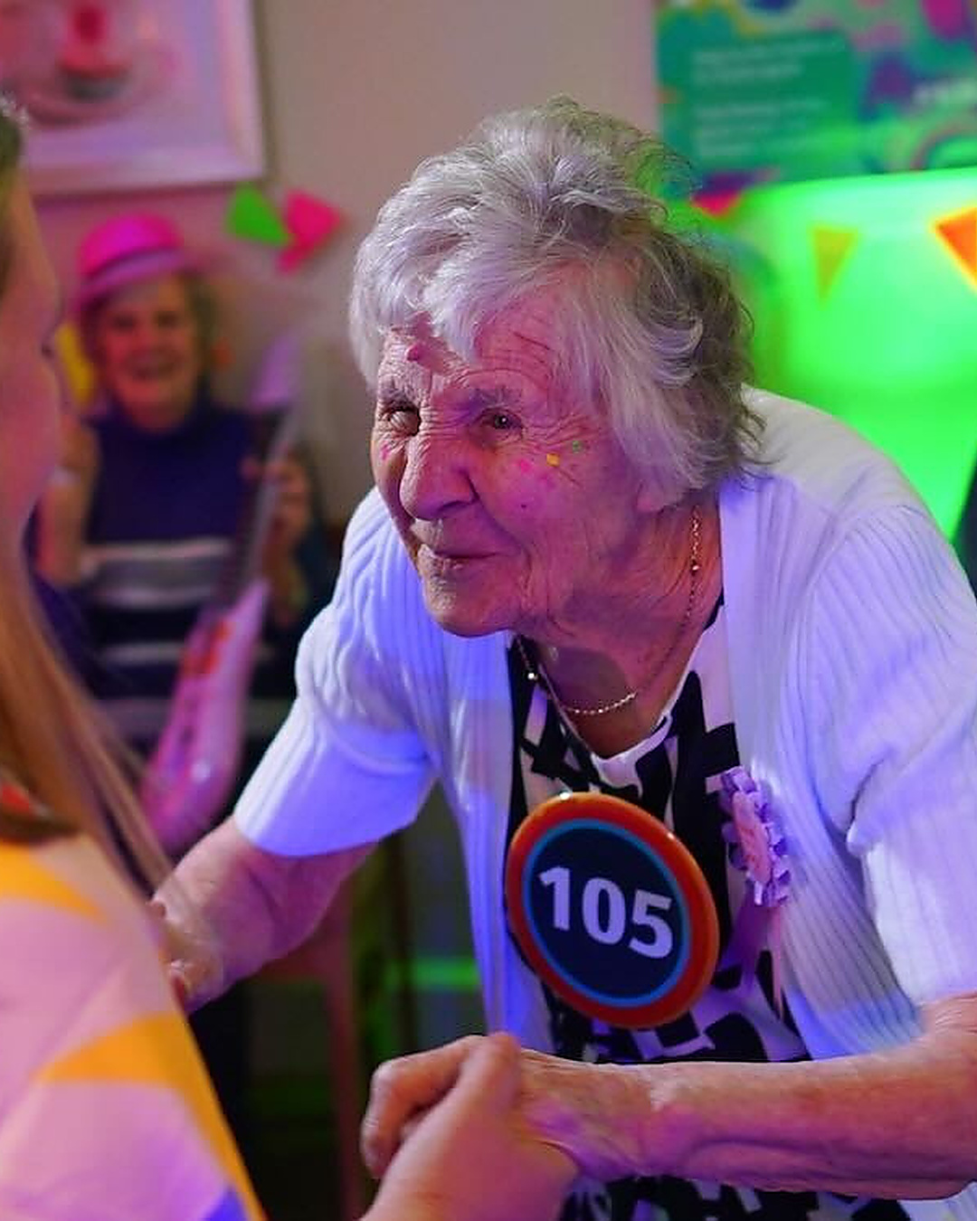 Pour ses 105 ans, elle a réclamé un DJ et une rave