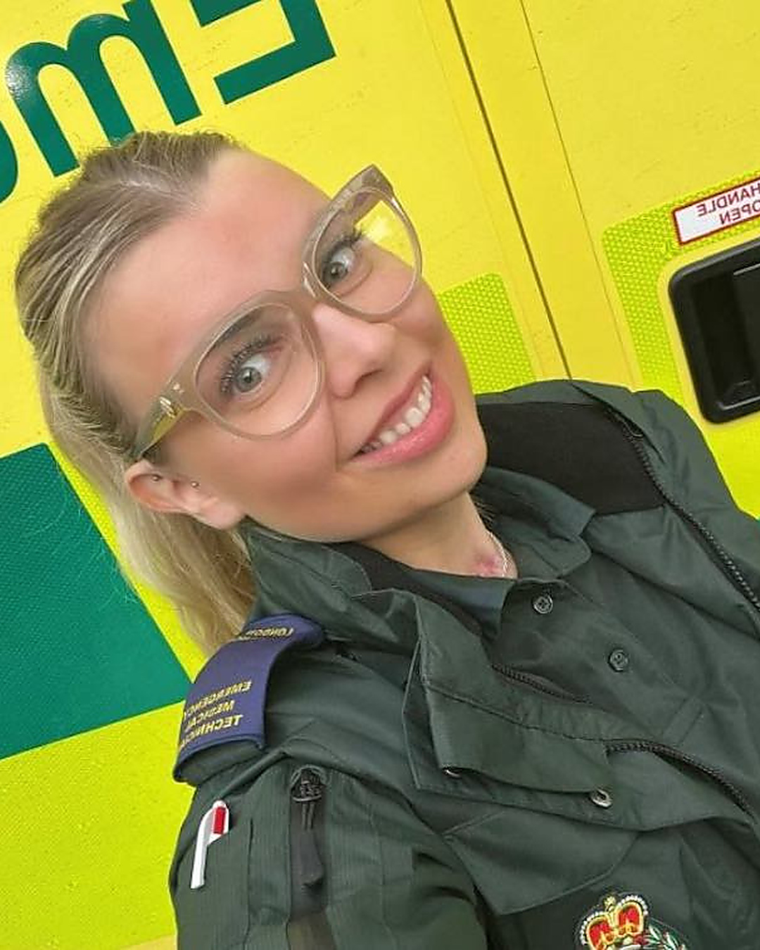 Trois fois le cancer. Aujourd'hui, c'est elle qui arrive en ambulance