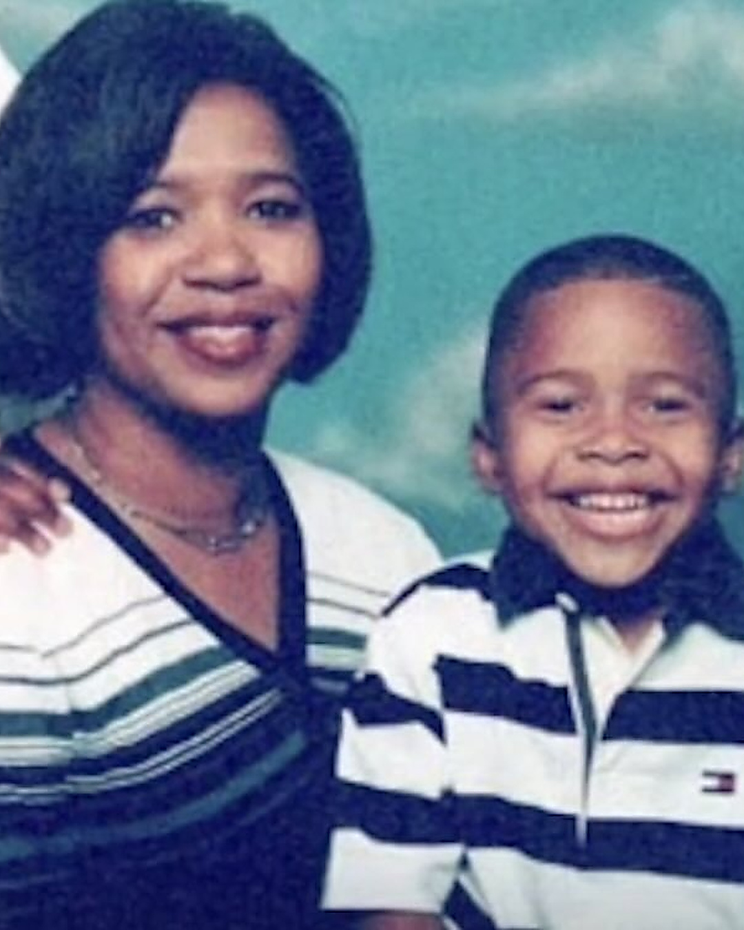 24 ans après, il lit la lettre de sa maman disparue