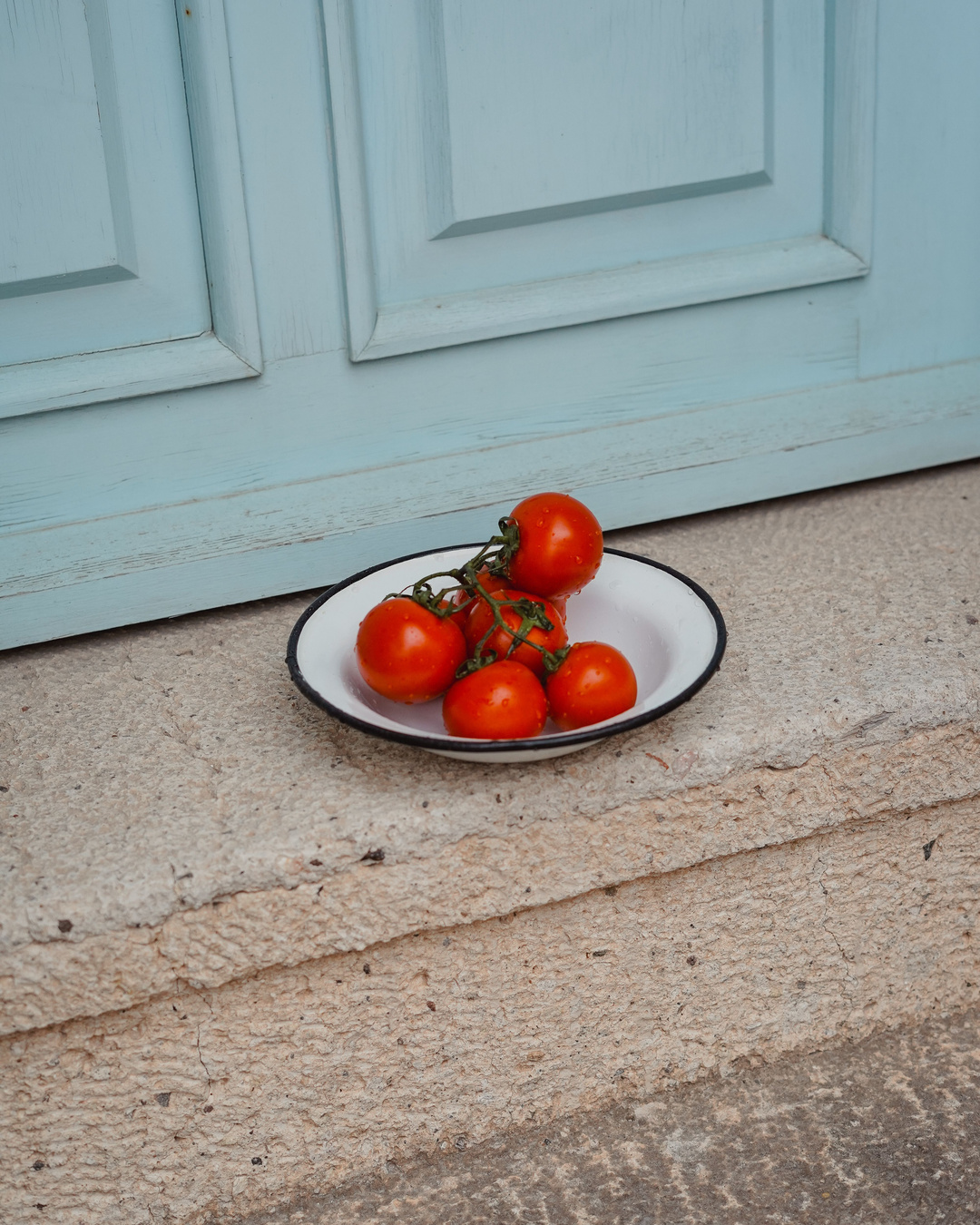 Une voisine lui a déposé un plat devant la porte. Dix ans plus tard, quinze mille personnes mangent ensemble